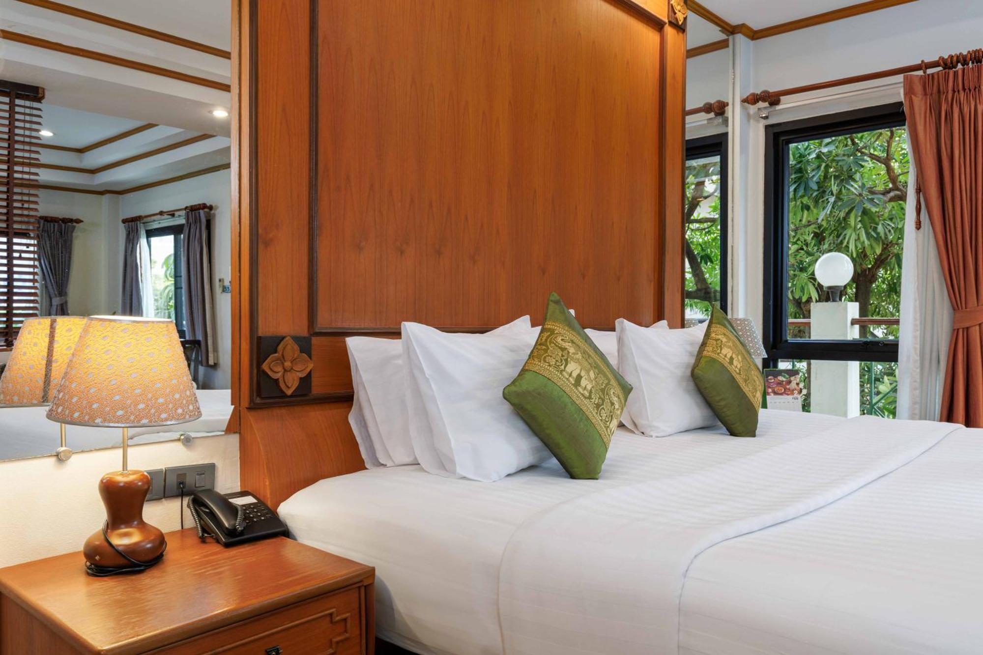 Charlie House Pin Klao Hotel Bangkok Luaran gambar